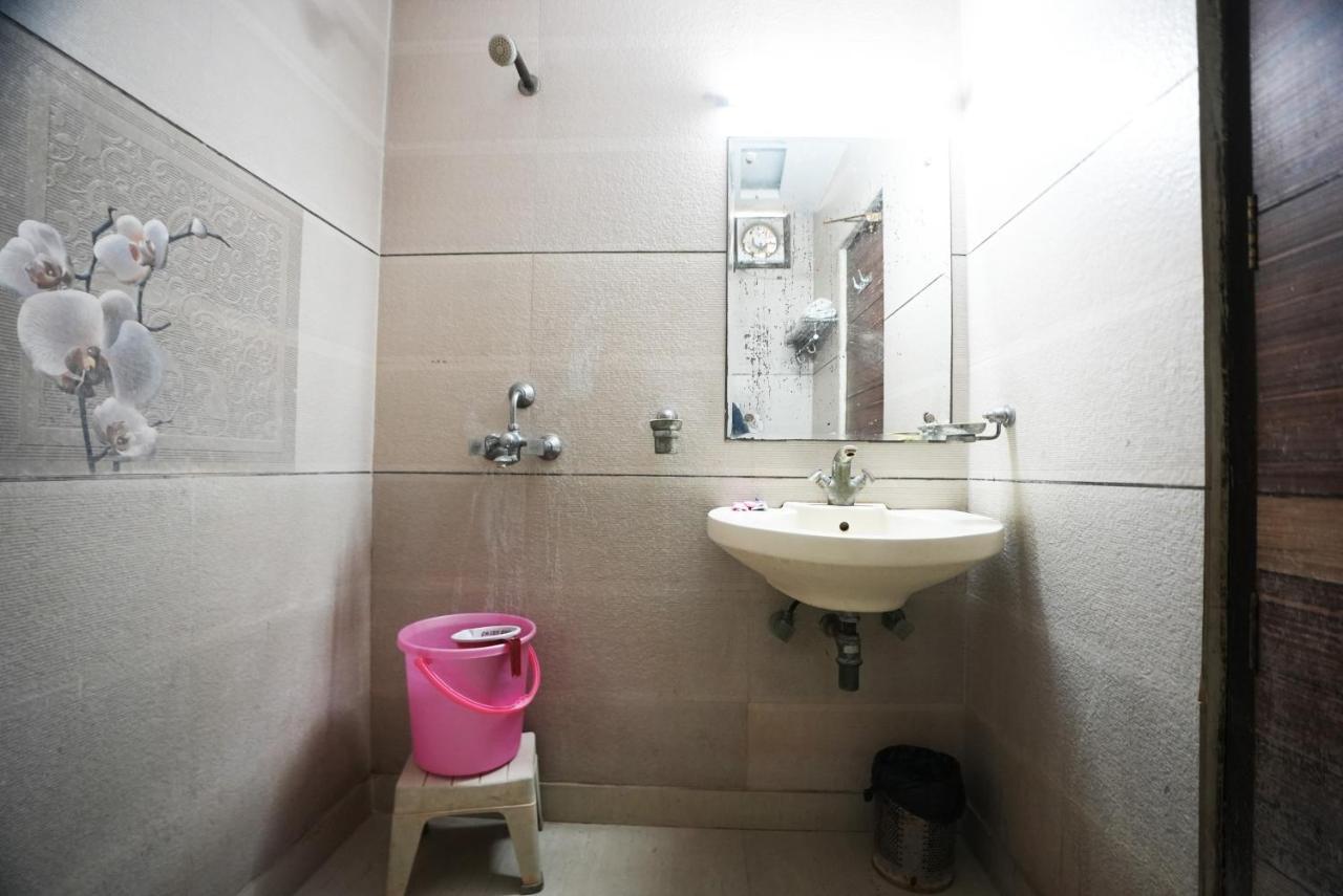 Hotel Classic New Delhi Buitenkant foto